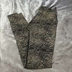 K-DEER Black and Tan Snake Print Leggings